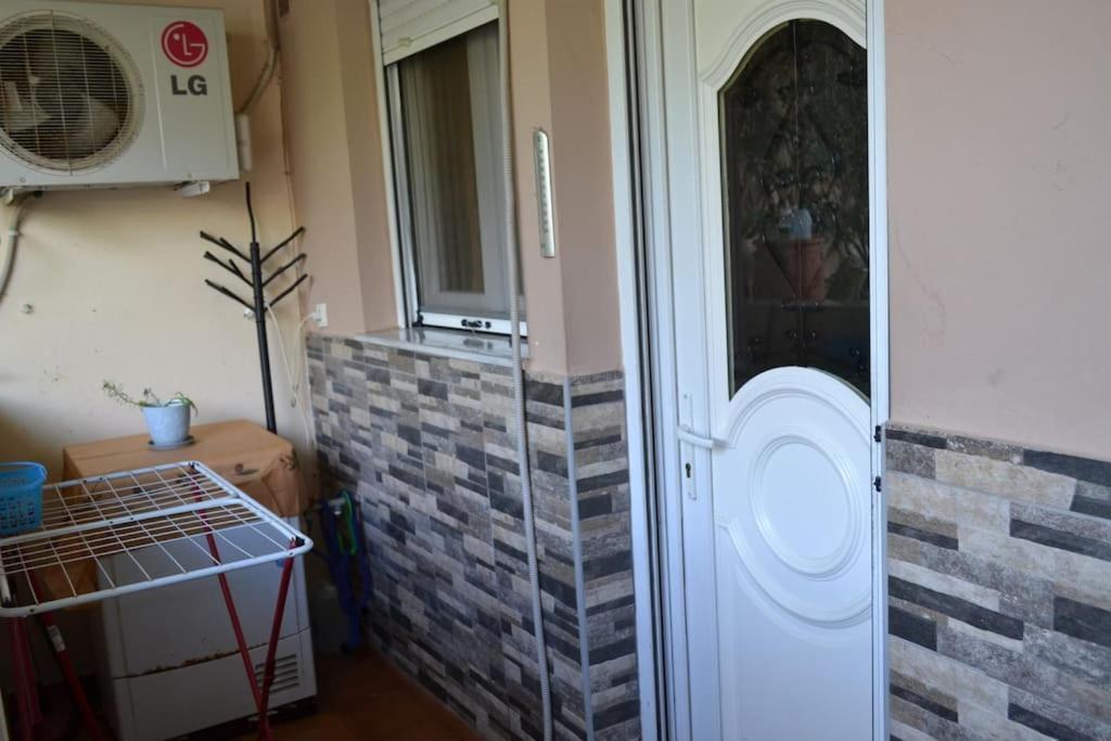 네아 미카니오나 Vasiliki'S Cosy House 아파트 외부 사진